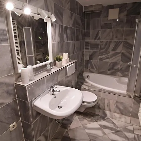 Am Schloss 107 * Schwerin (Mecklenburg-Vorpommern)